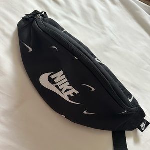 Nike Fanny Pack NWOT